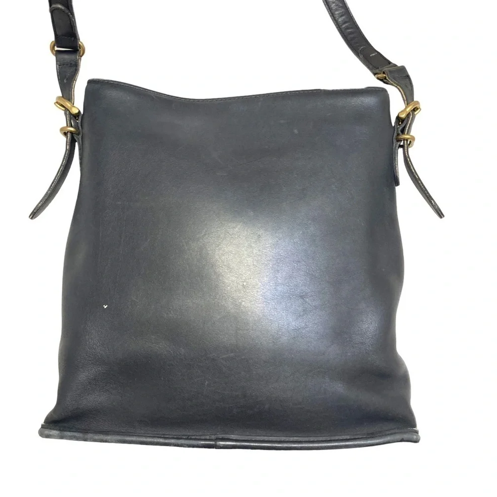 Coach vintage Equestrian Slim Bucket | 9806 | Black glovetan leather